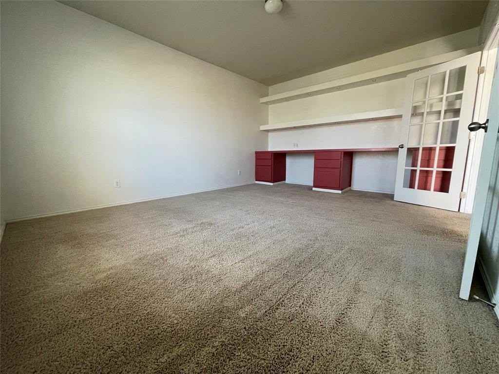 2408 Barzona Dr - Photo 7 of 35