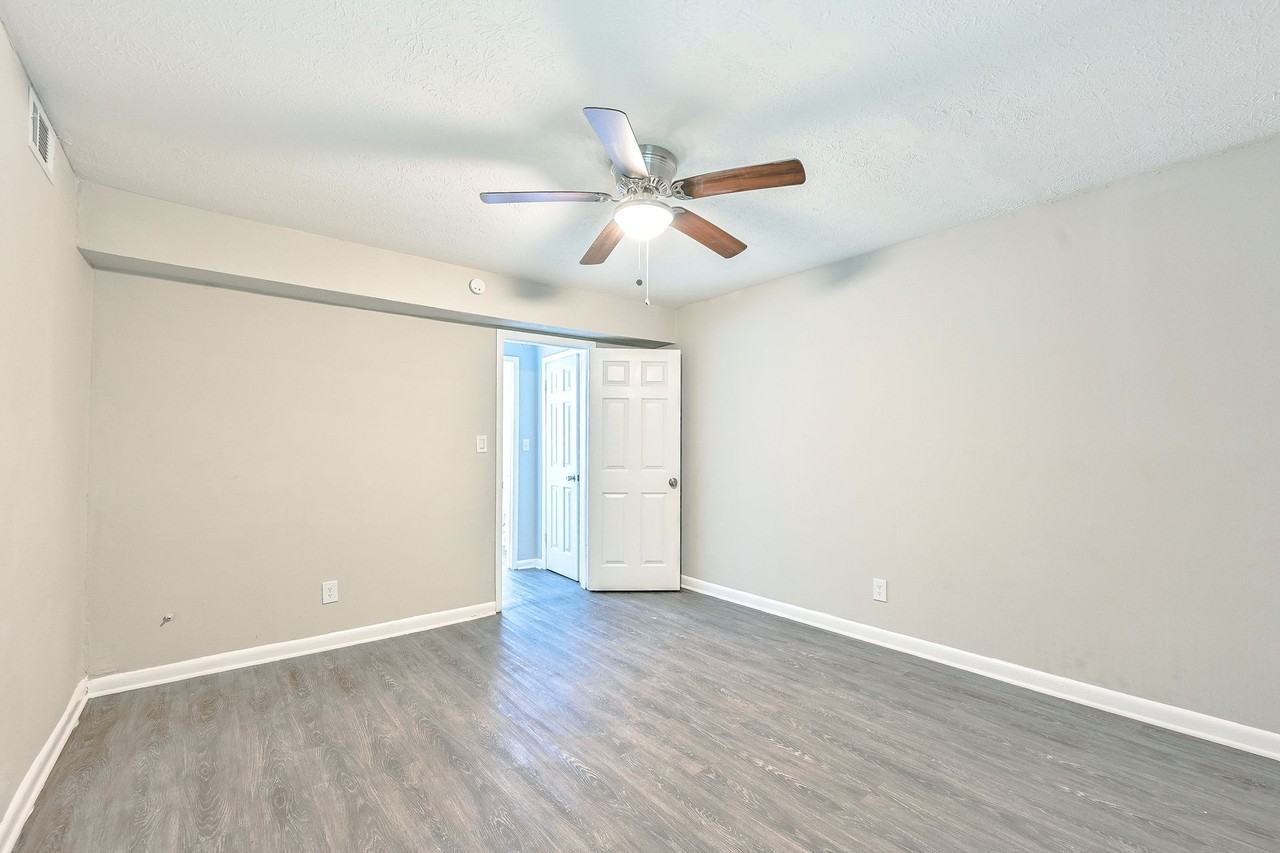 Candler Village Apartments - Photo 5 of 50