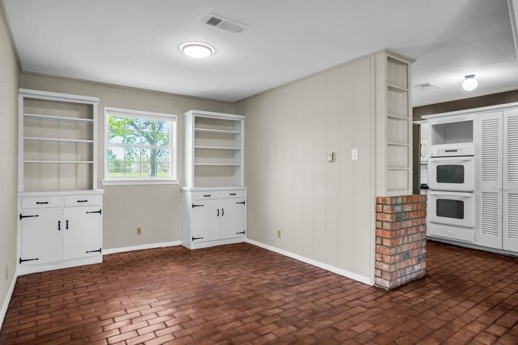 1151 N Stodghill Rd - Photo 7 of 36