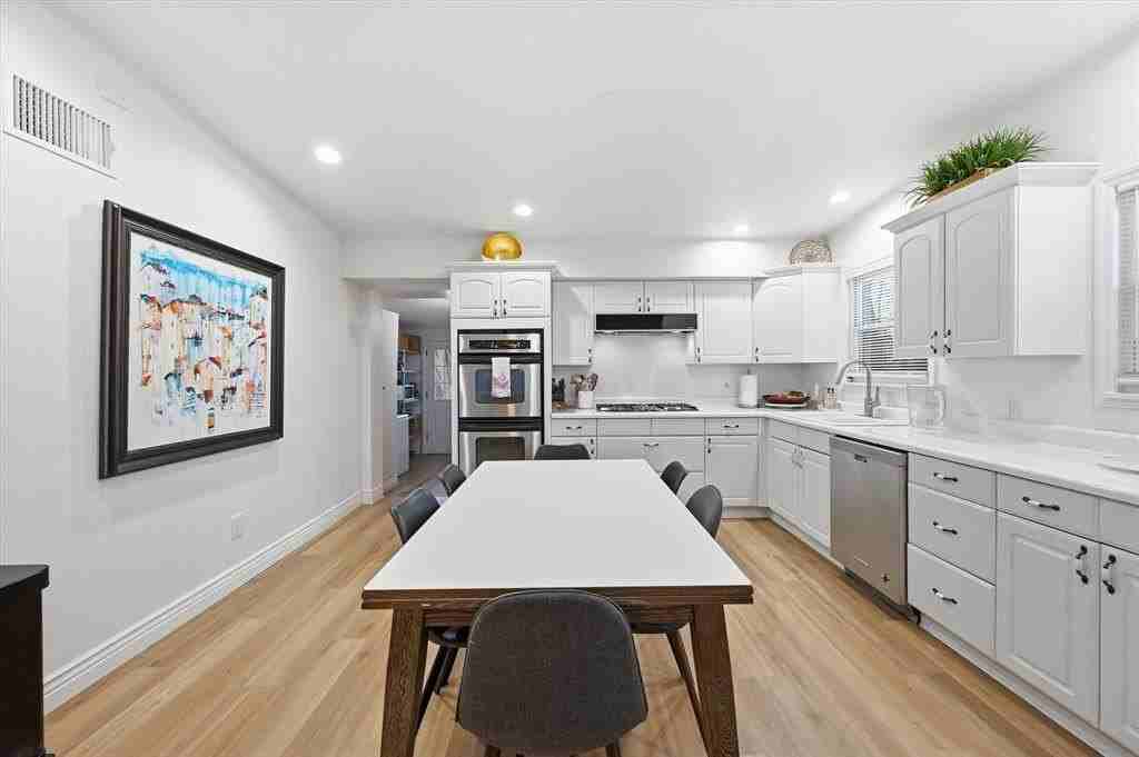 5301 Slate St - Photo 7 of 29