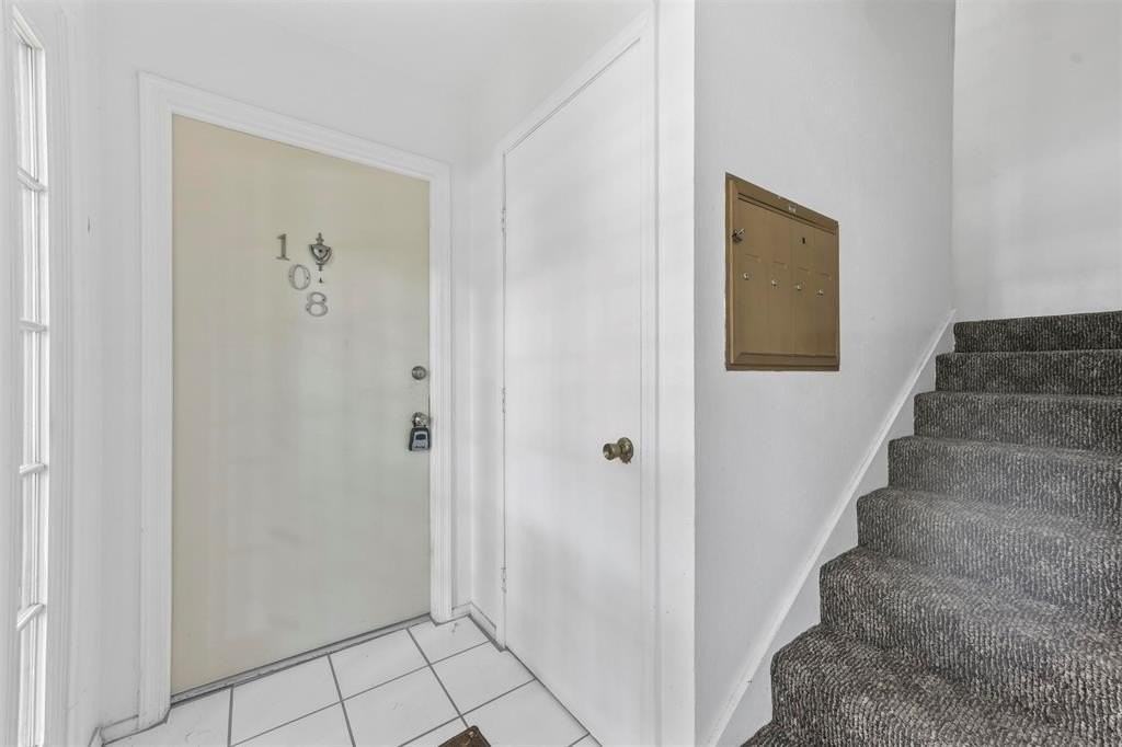 4002 Ridglea Country Club Dr - Photo 2 of 36