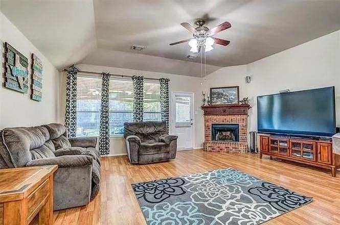 2601 Prescotte Pointe - Photo 2 of 21