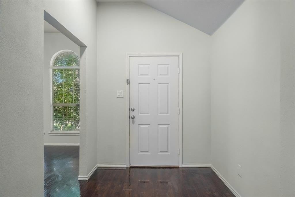 5816 Mariposa Dr - Photo 3 of 32