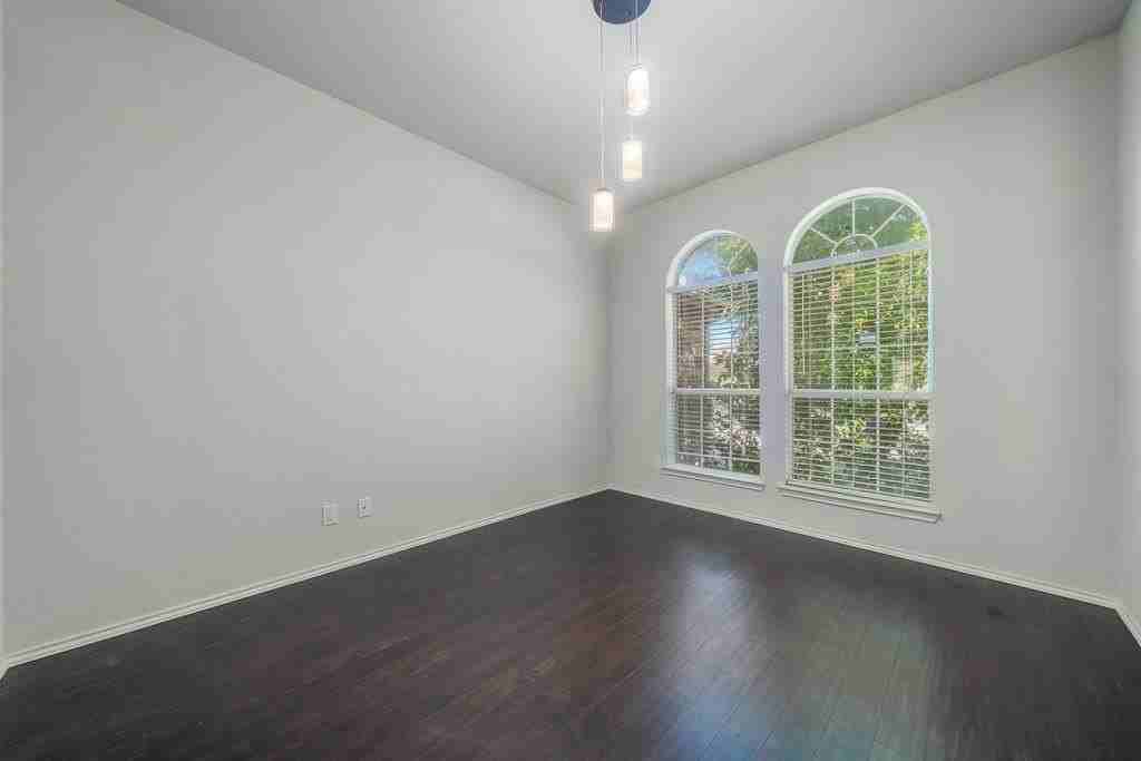 5816 Mariposa Dr - Photo 6 of 32