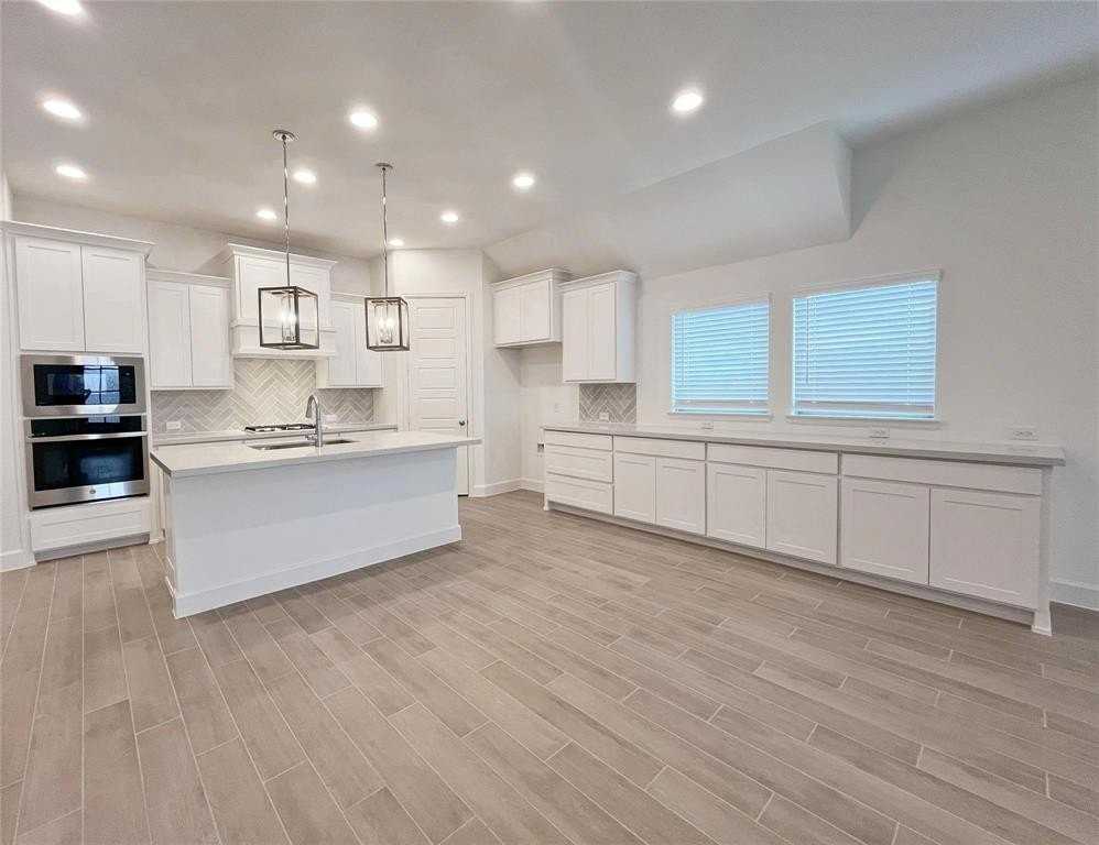 4315 Hudson St - Photo 4 of 15