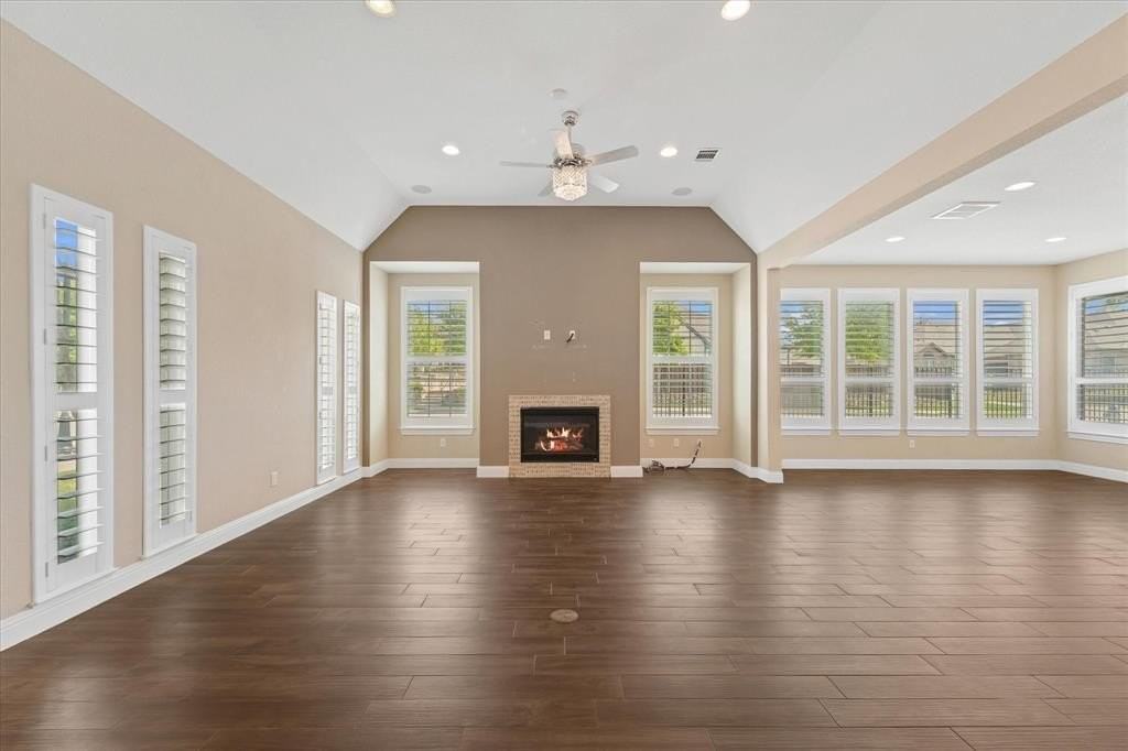 1026 Asbury Dr - Photo 4 of 29