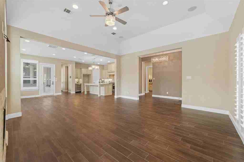 1026 Asbury Dr - Photo 7 of 29