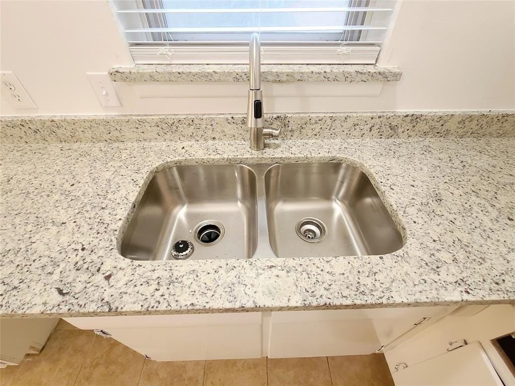 1830 Viewcrest Dr - Photo 7 of 26