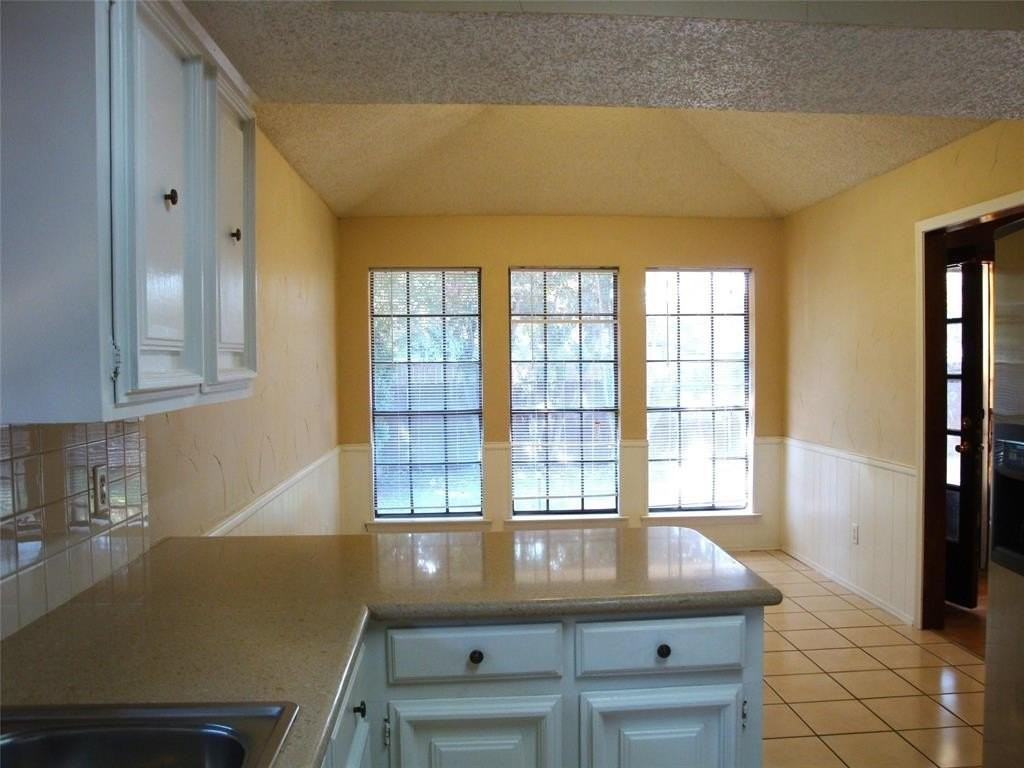 1700 Copper Creek Dr - Photo 6 of 11