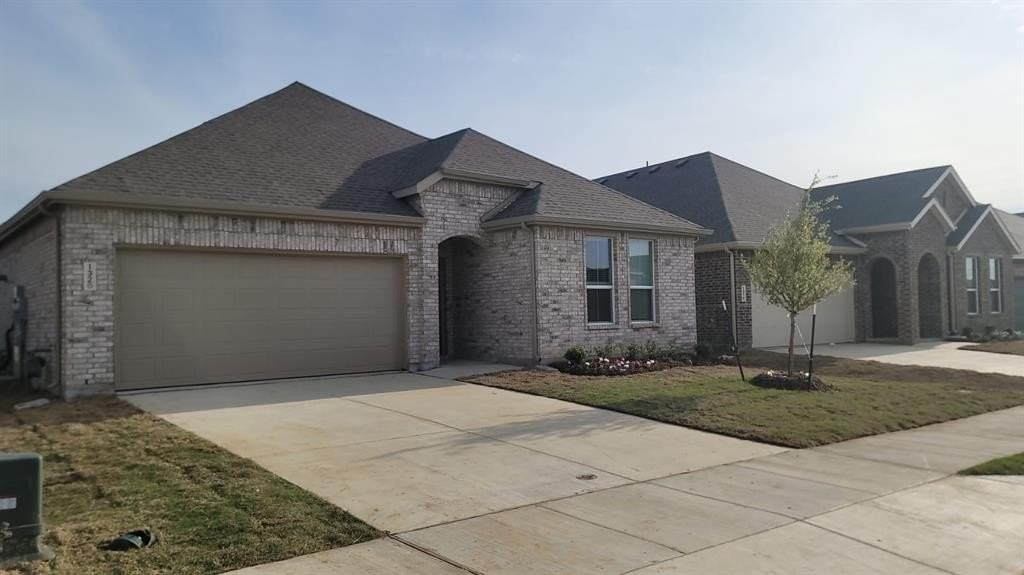 1320 Rockwell Dr - Photo 2 of 12