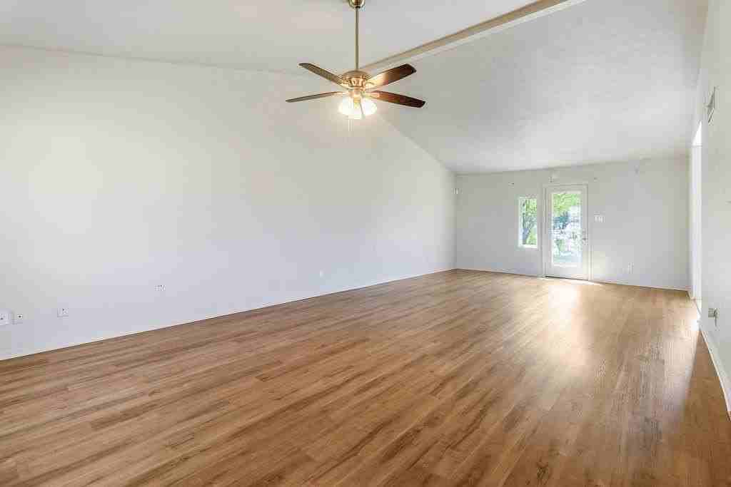 452 Matterhorn St - Photo 2 of 16