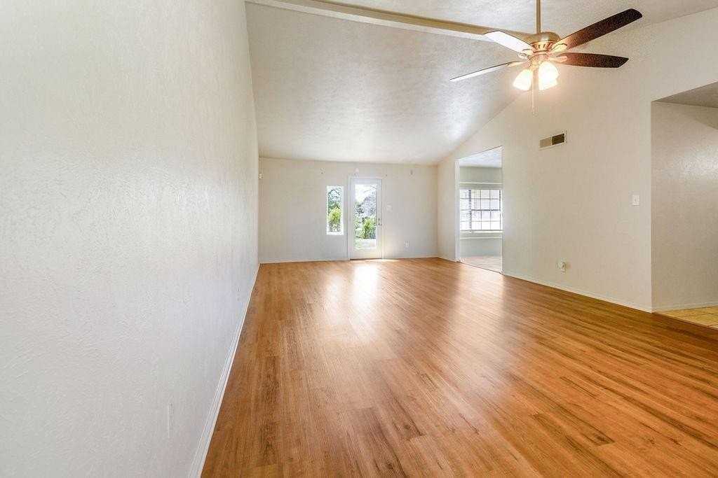 452 Matterhorn St - Photo 3 of 16