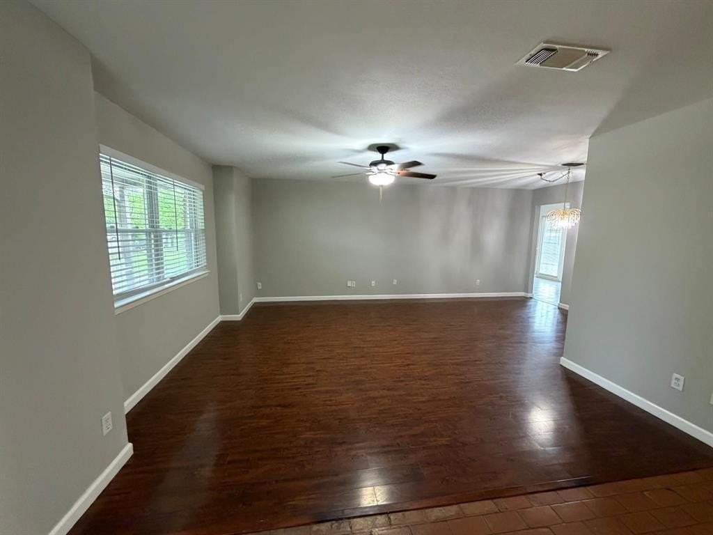 411 E Alexander Ln - Photo 2 of 16