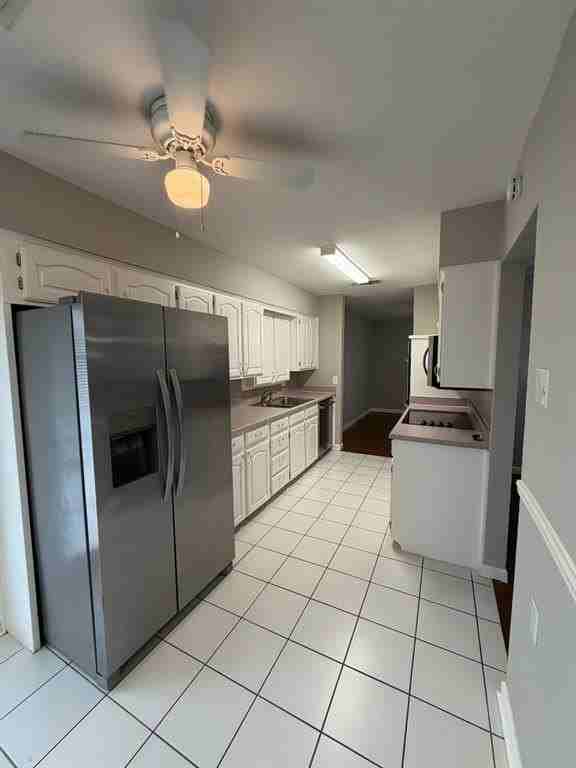 411 E Alexander Ln - Photo 3 of 16