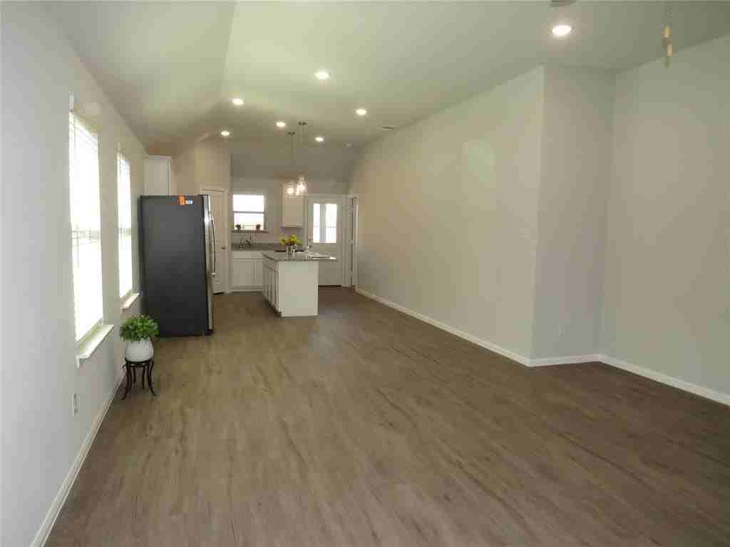 7312 Spicebush Dr - Photo 4 of 30