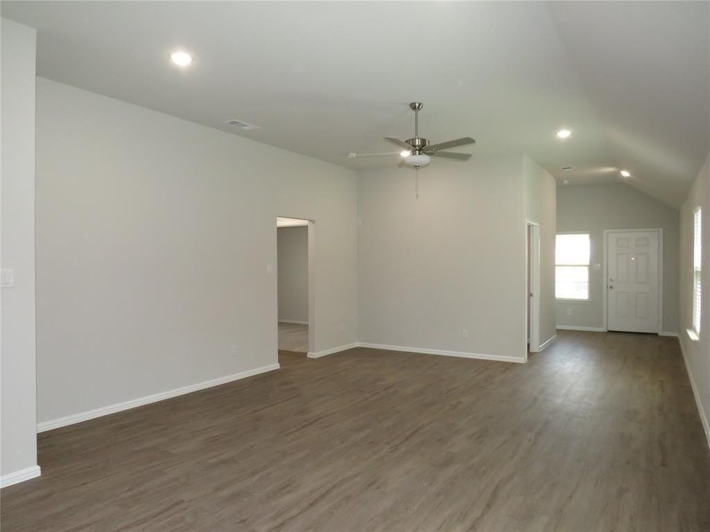 7312 Spicebush Dr - Photo 6 of 30