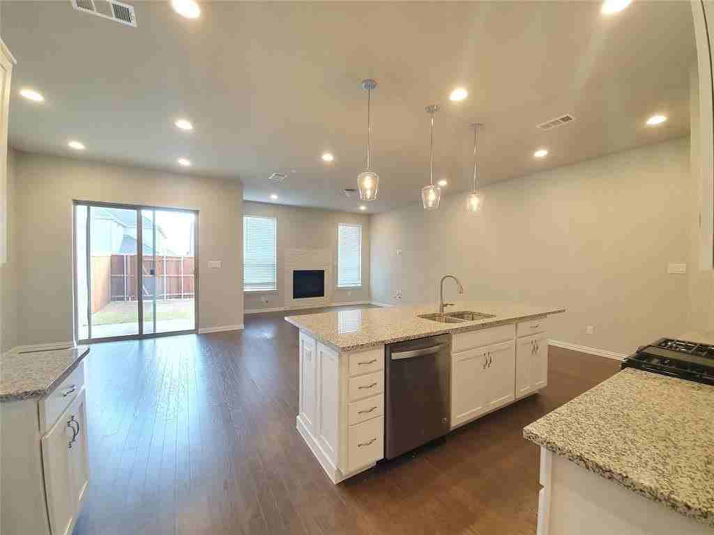 8266 Primrose Way - Photo 5 of 29