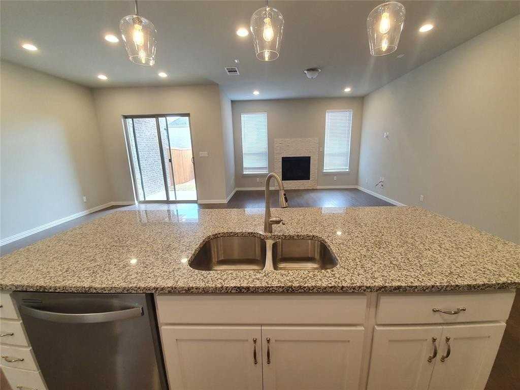 8266 Primrose Way - Photo 7 of 29