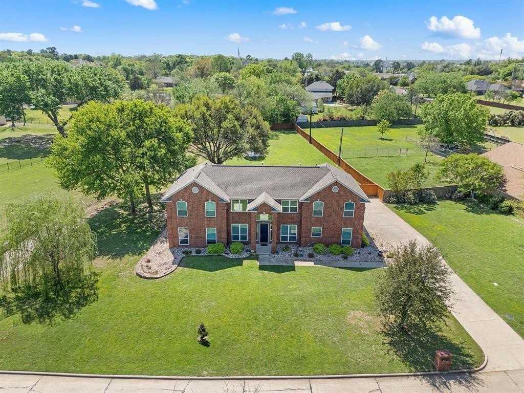 907 Mission Dr - Photo 5 of 40