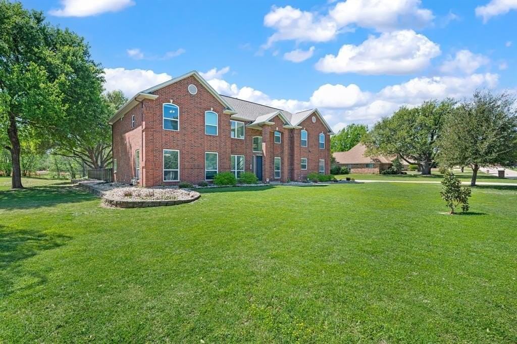 907 Mission Dr - Photo 6 of 40