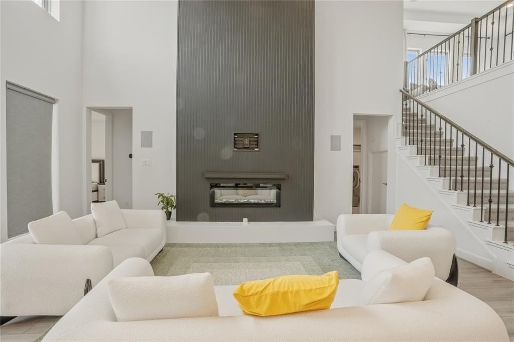 908 Maple Leaf Ln - Photo 7 of 40