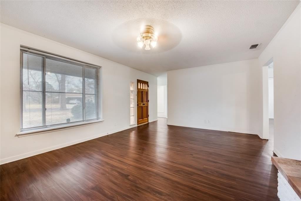 3711 Devonshire Ct E - Photo 2 of 17