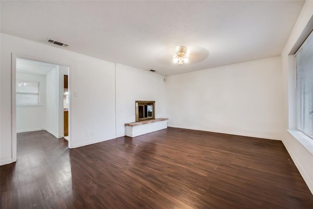 3711 Devonshire Ct E - Photo 3 of 17