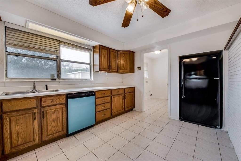 3711 Devonshire Ct E - Photo 5 of 17