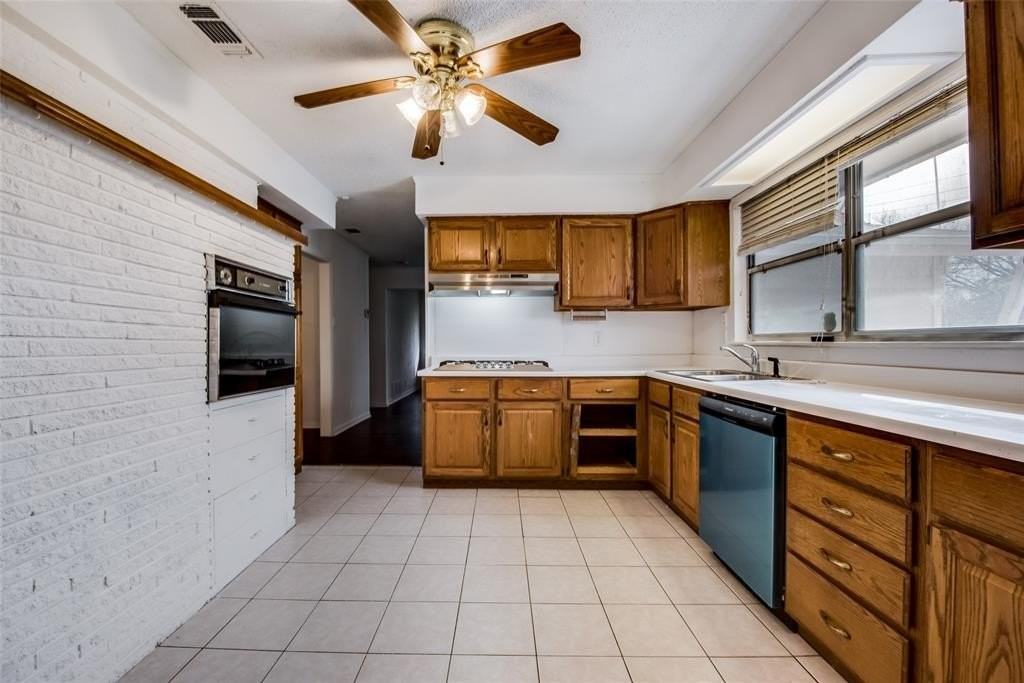 3711 Devonshire Ct E - Photo 6 of 17