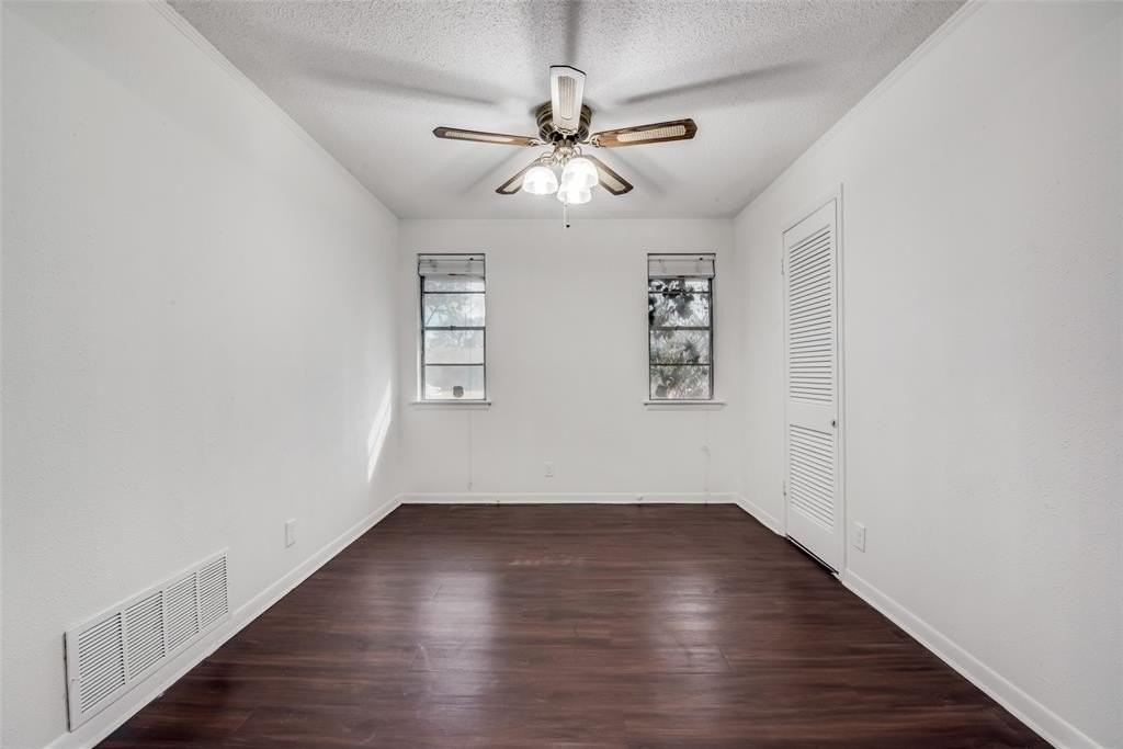 3711 Devonshire Ct E - Photo 7 of 17