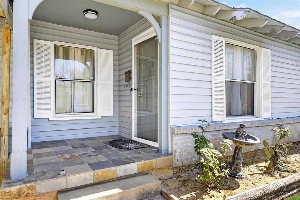 10922 Castolon Dr - Photo 5 of 30