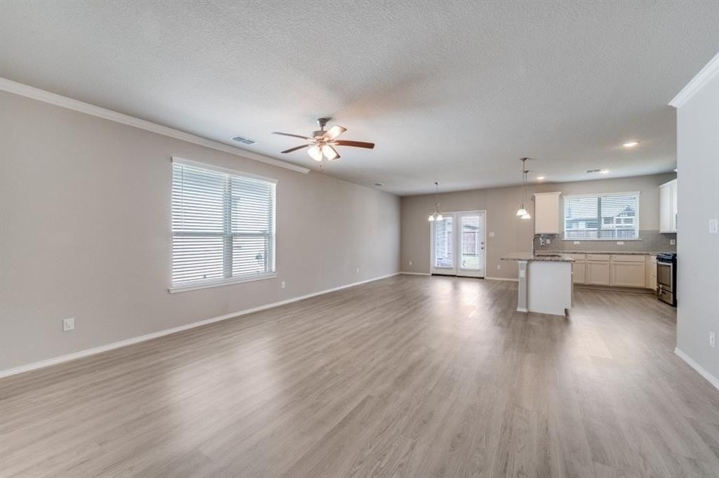 813 Cromwell Dr - Photo 3 of 12