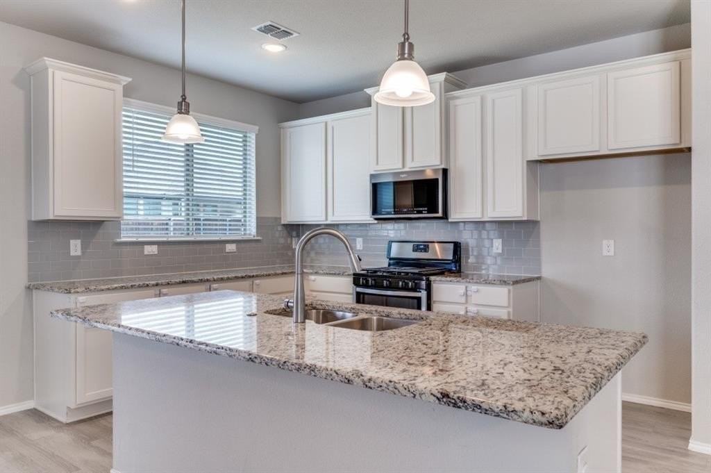 813 Cromwell Dr - Photo 5 of 12