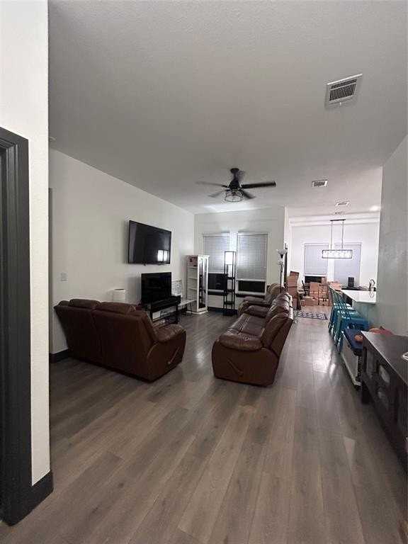 324 Bronco Dr - Photo 5 of 17