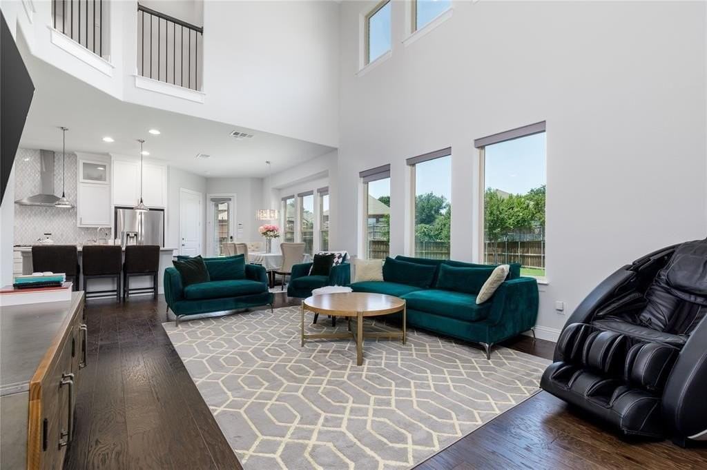 8605 Portola Dr - Photo 3 of 36