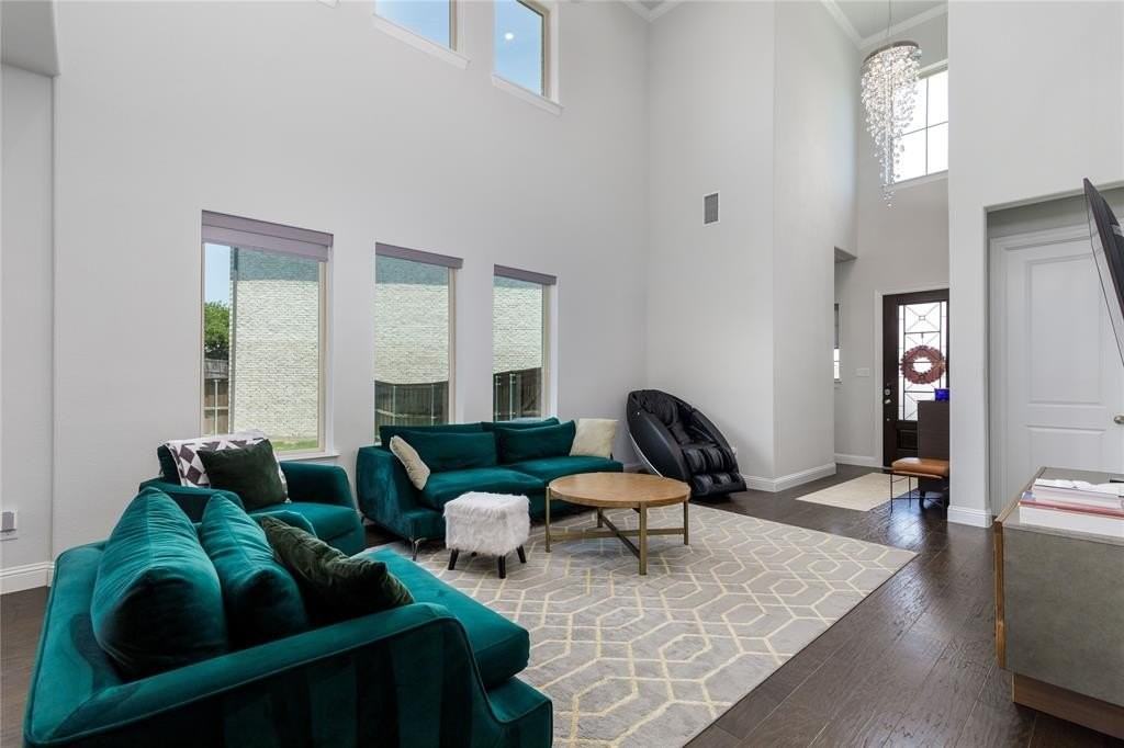 8605 Portola Dr - Photo 4 of 36