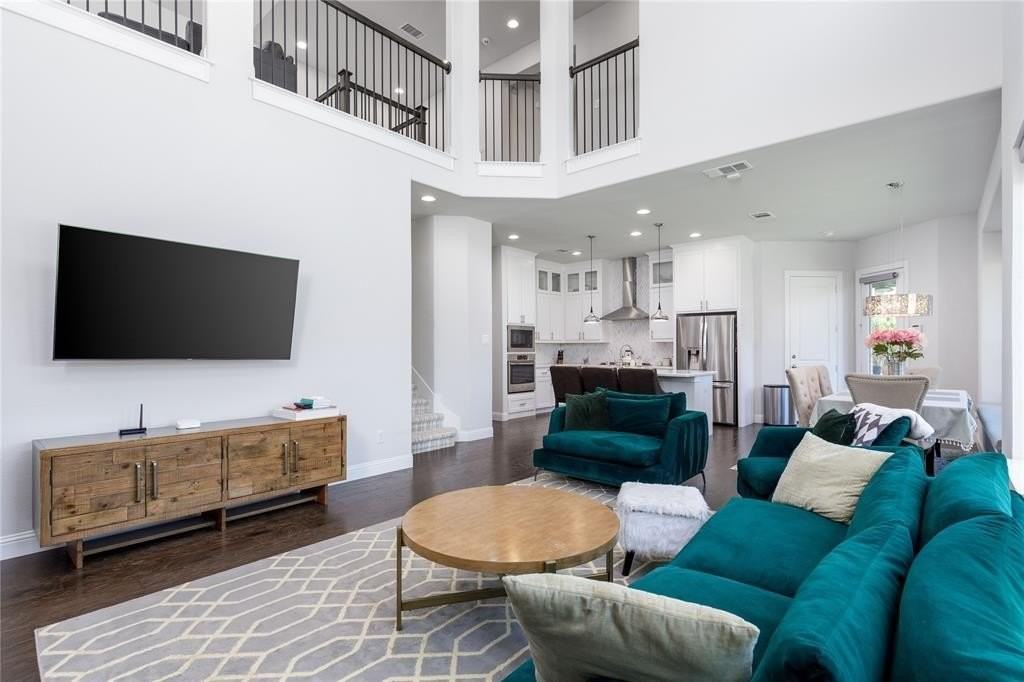 8605 Portola Dr - Photo 6 of 36