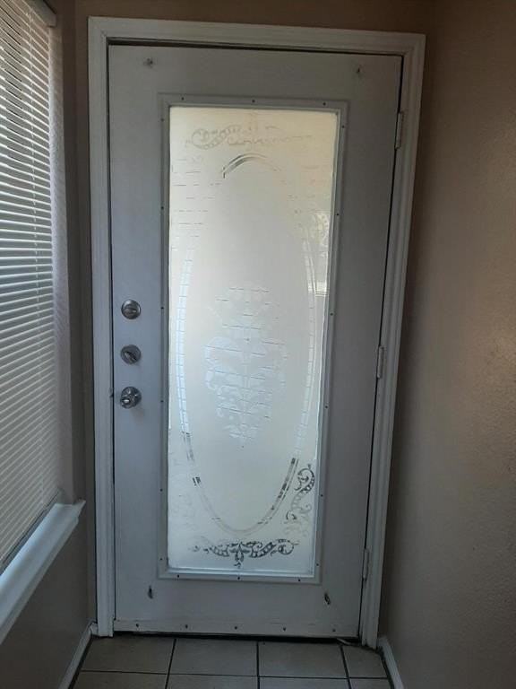 623 Canterbury St - Photo 2 of 22