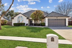 featured image of 220 Redwood Ct