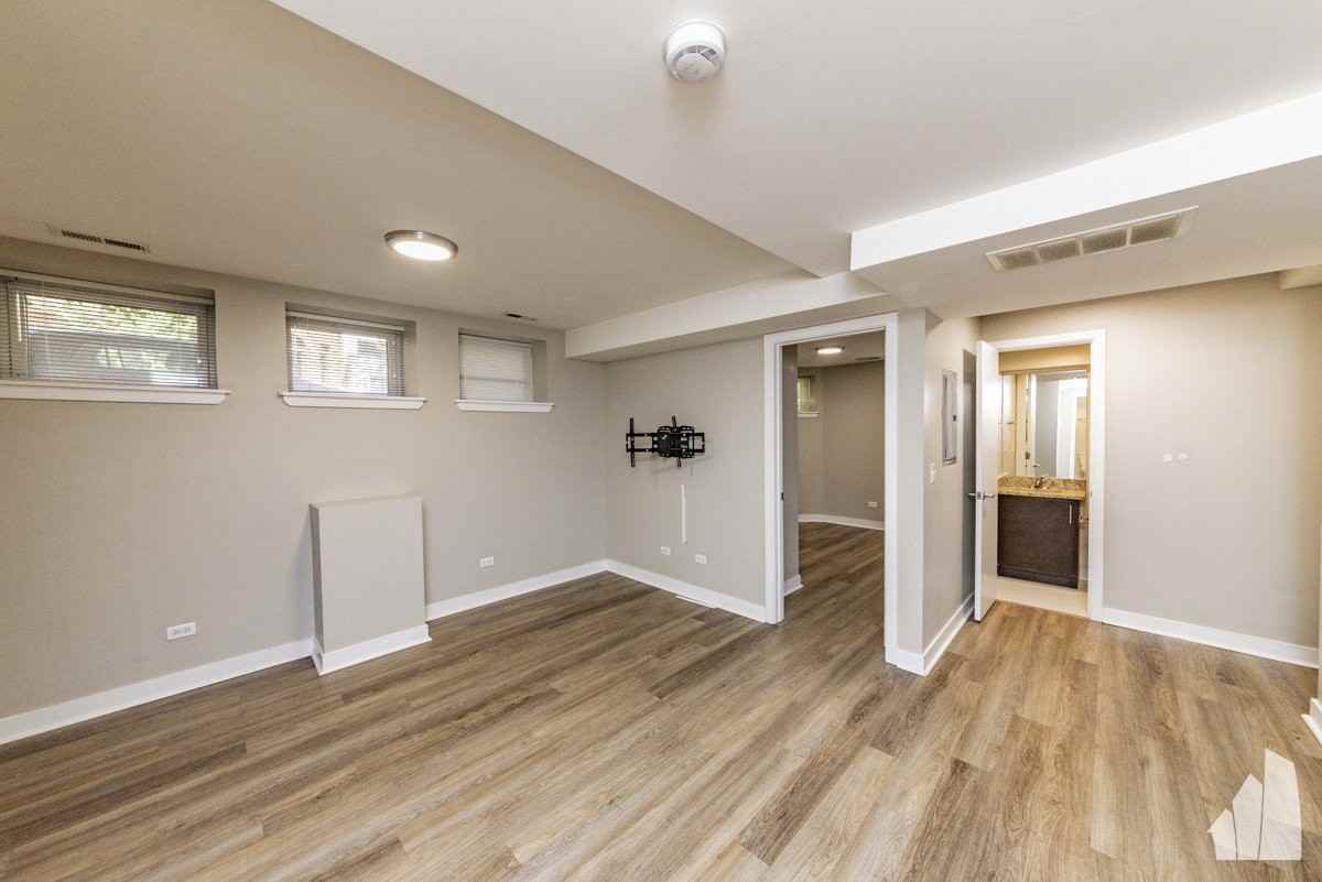 1916 N Lincoln Ave #101 - Photo 5 of 8