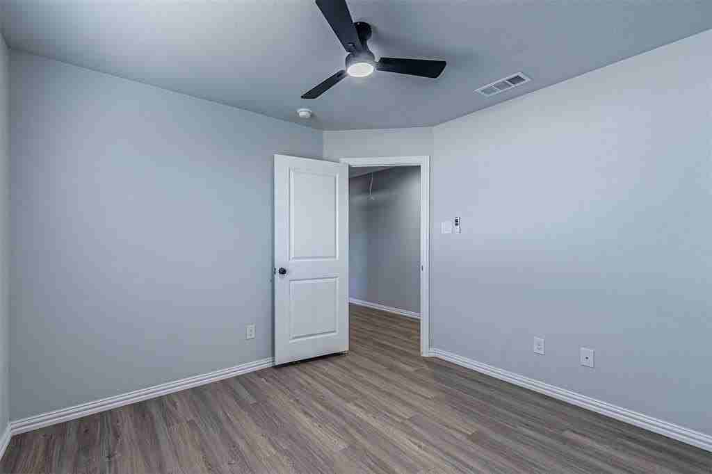 2419 Jeffries St - Photo 4 of 21