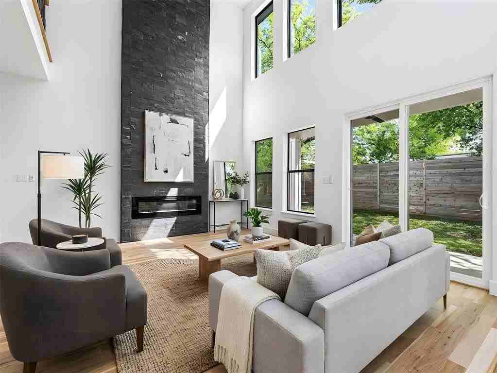 1958 Toronto St - Photo 6 of 32