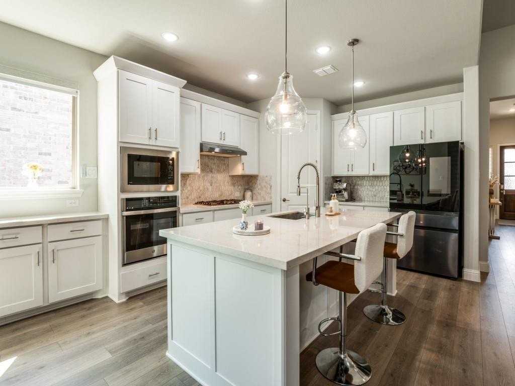 1510 Geranium Ln - Photo 2 of 21