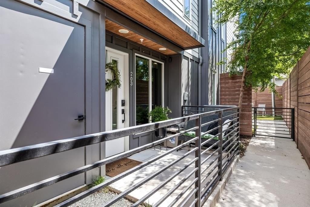 1507 N Garrett Ave #203 - Photo 5 of 40