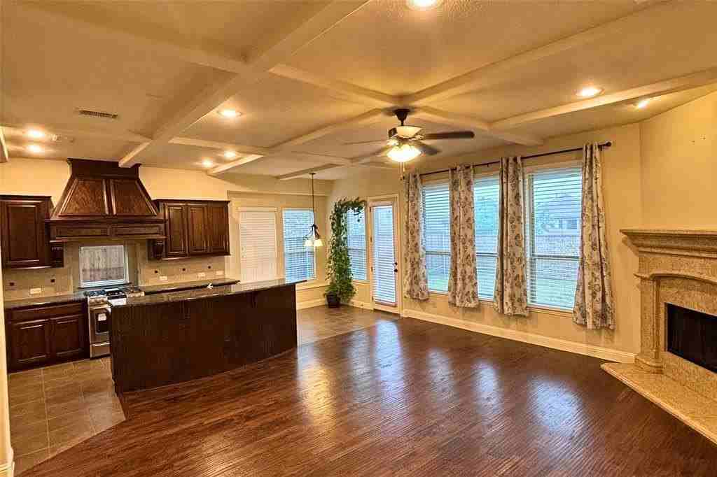 5547 Lightfoot Ln - Photo 4 of 34