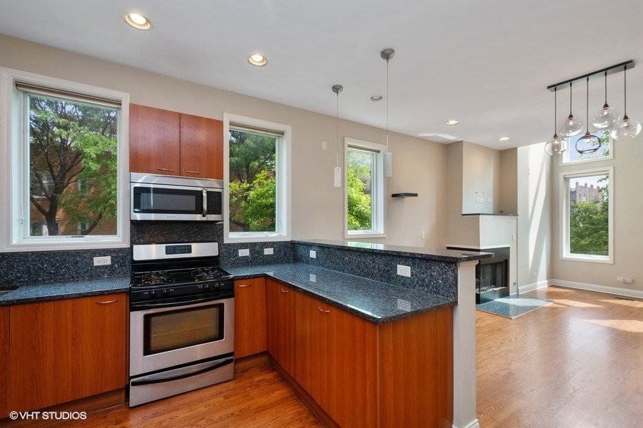 1458 N Artesian Ave #E0 - Photo 2 of 8