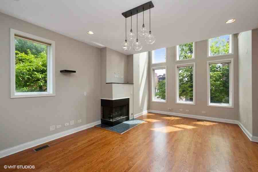 1458 N Artesian Ave #E0 - Photo 3 of 8