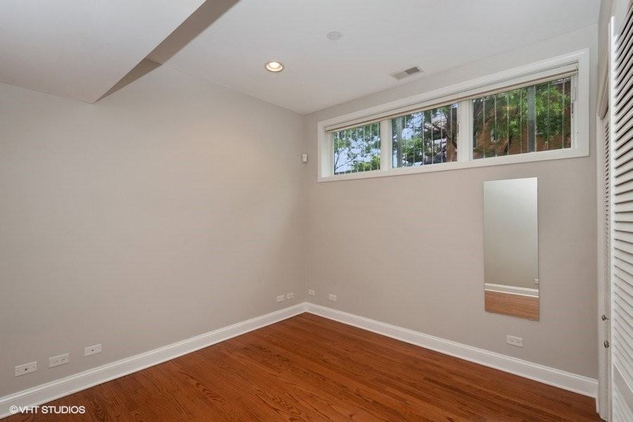 1458 N Artesian Ave #E0 - Photo 5 of 8