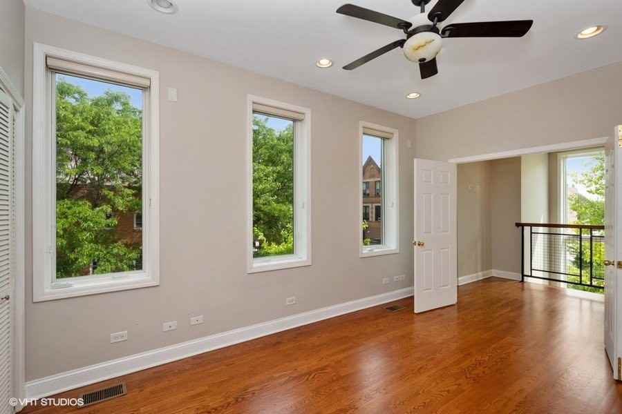 1458 N Artesian Ave #E0 - Photo 6 of 8