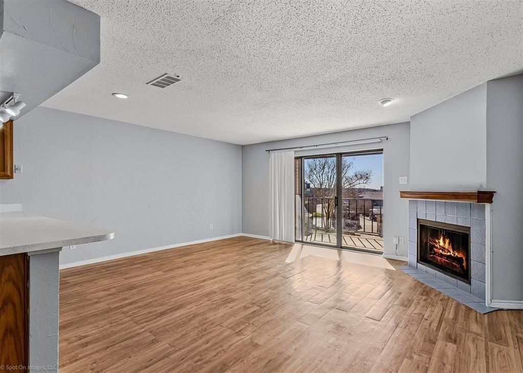 304 Henry M Chandler Dr - Photo 2 of 9